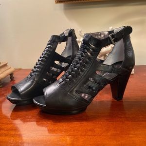 Blondo black leather platform high heels Size 10